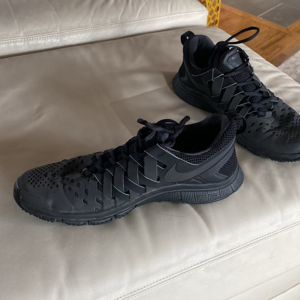 NIKE FREE TRAINER 5.0 Men's 9.5 Black Athletic Running Shoes Sneakers 579809 EUC - Picture 2 of 6